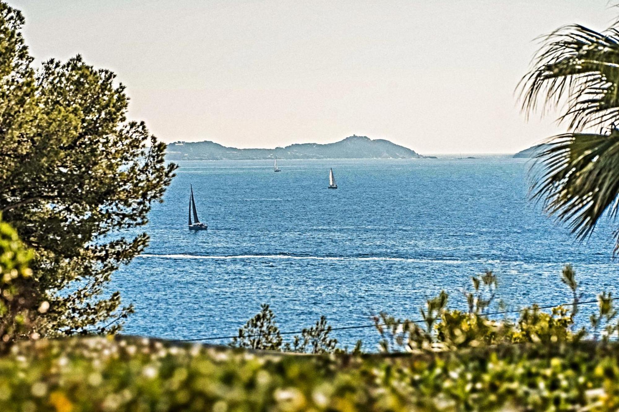 Logement Vue Mer Splendide - Situe A 50 Metres Du Bord De Mer Et 2 Minutes Des Plages - Bandolina Extérieur photo
