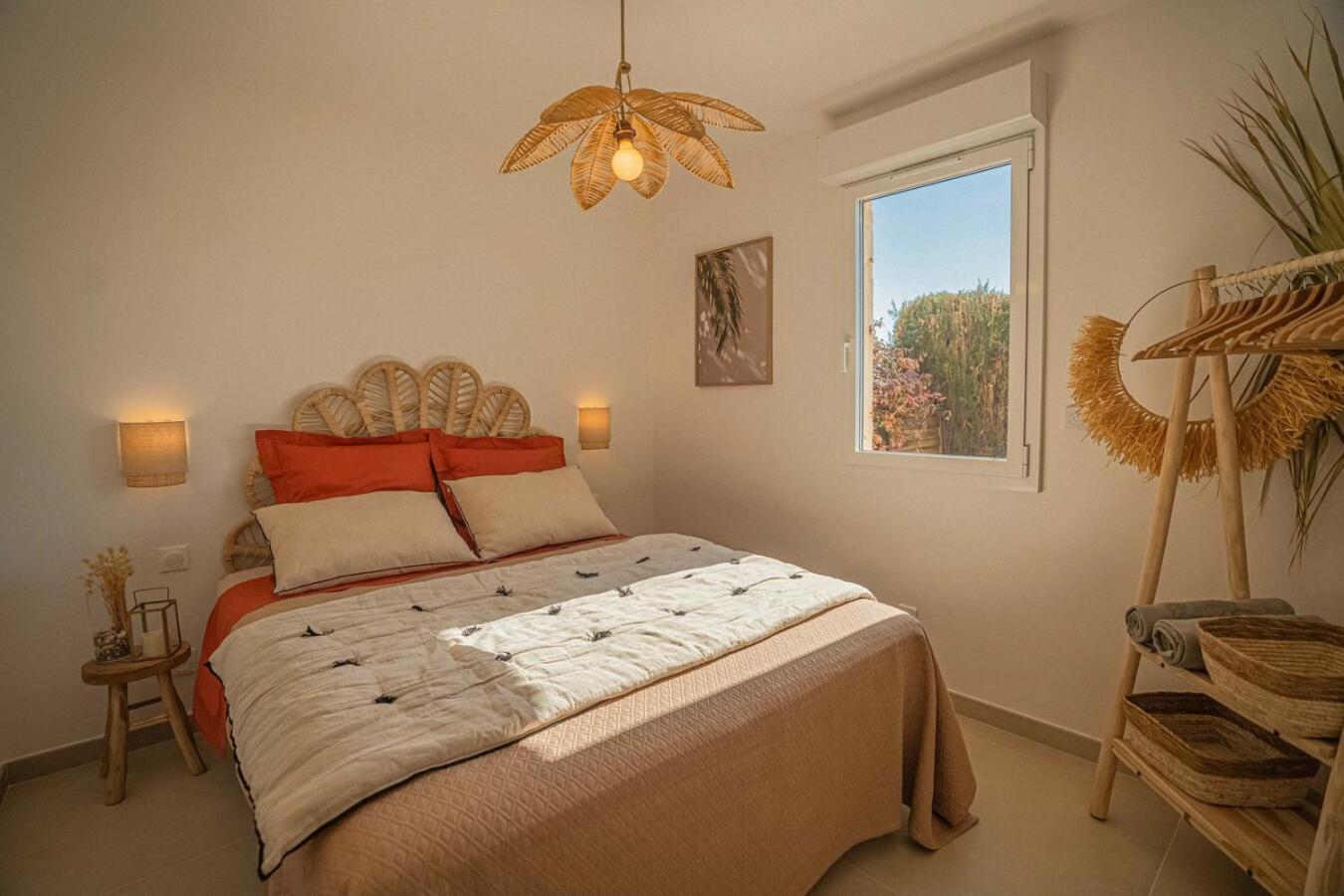 Logement Vue Mer Splendide - Situe A 50 Metres Du Bord De Mer Et 2 Minutes Des Plages - Bandolina Extérieur photo